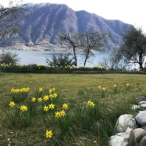 Big With View And Three Bedrooms Apartment Sala Comacina